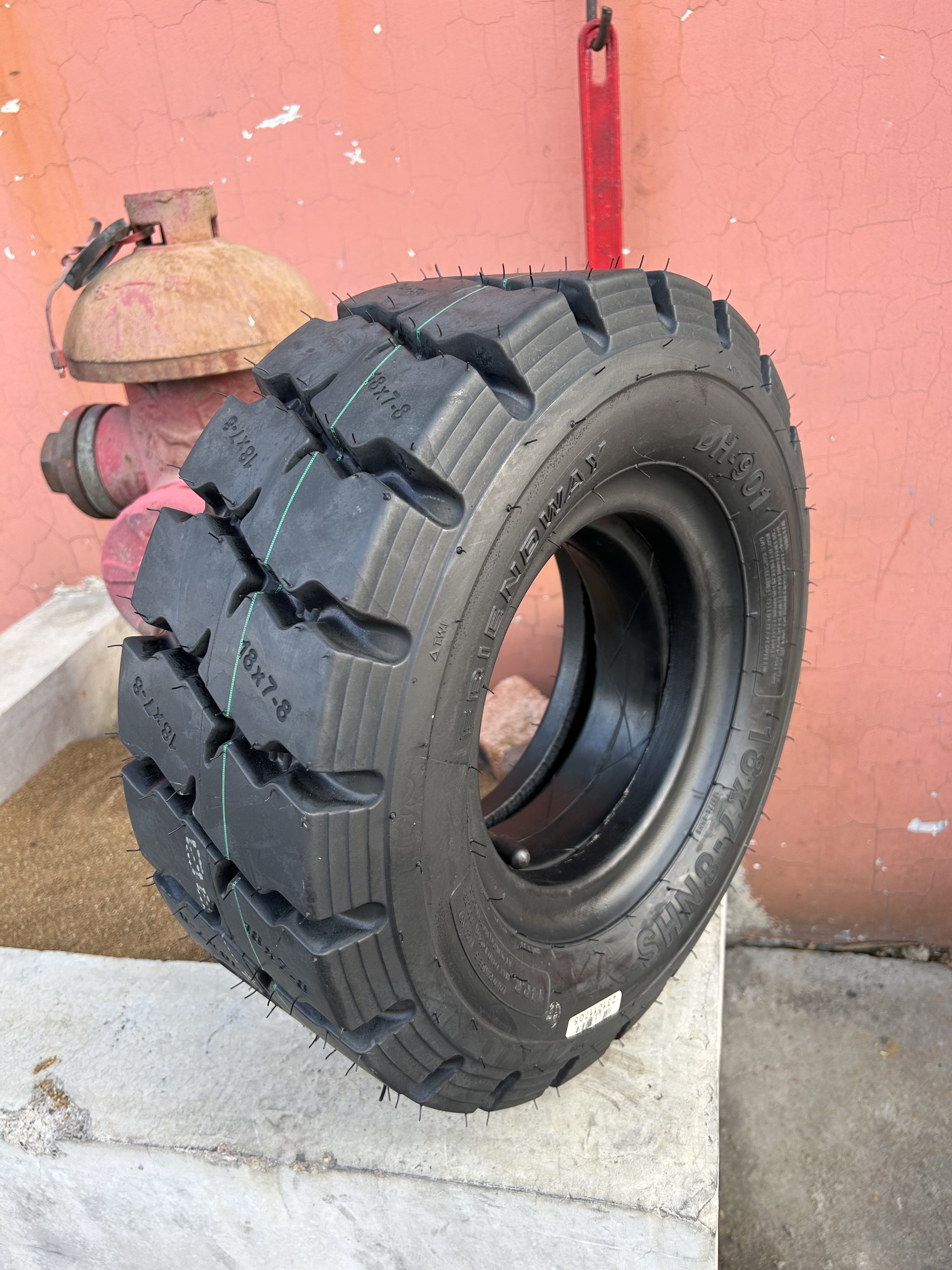 The Best Guide You Will Ever Read on 600x9 Forklift Tires