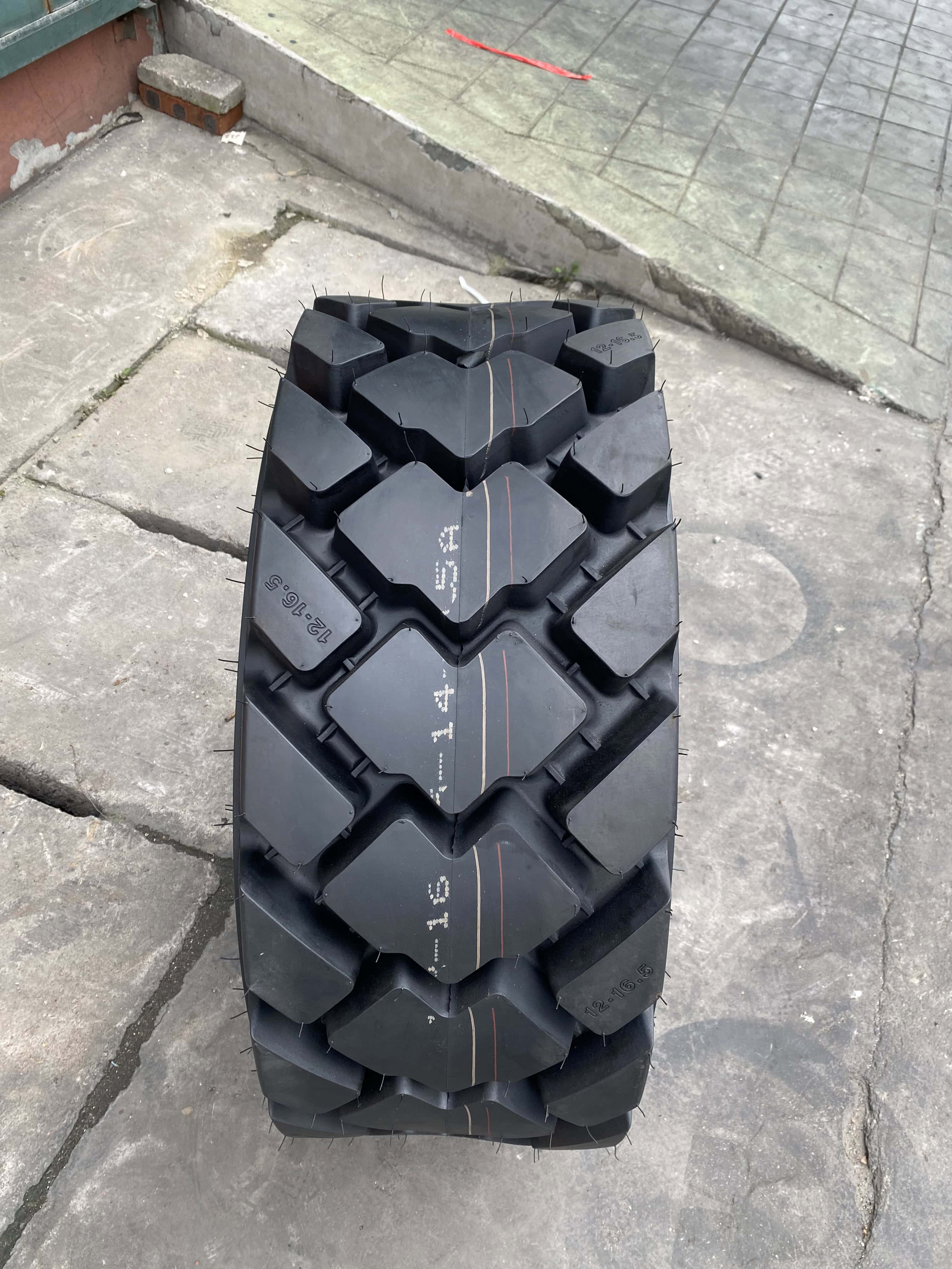 China Forklift Tires For Gravel