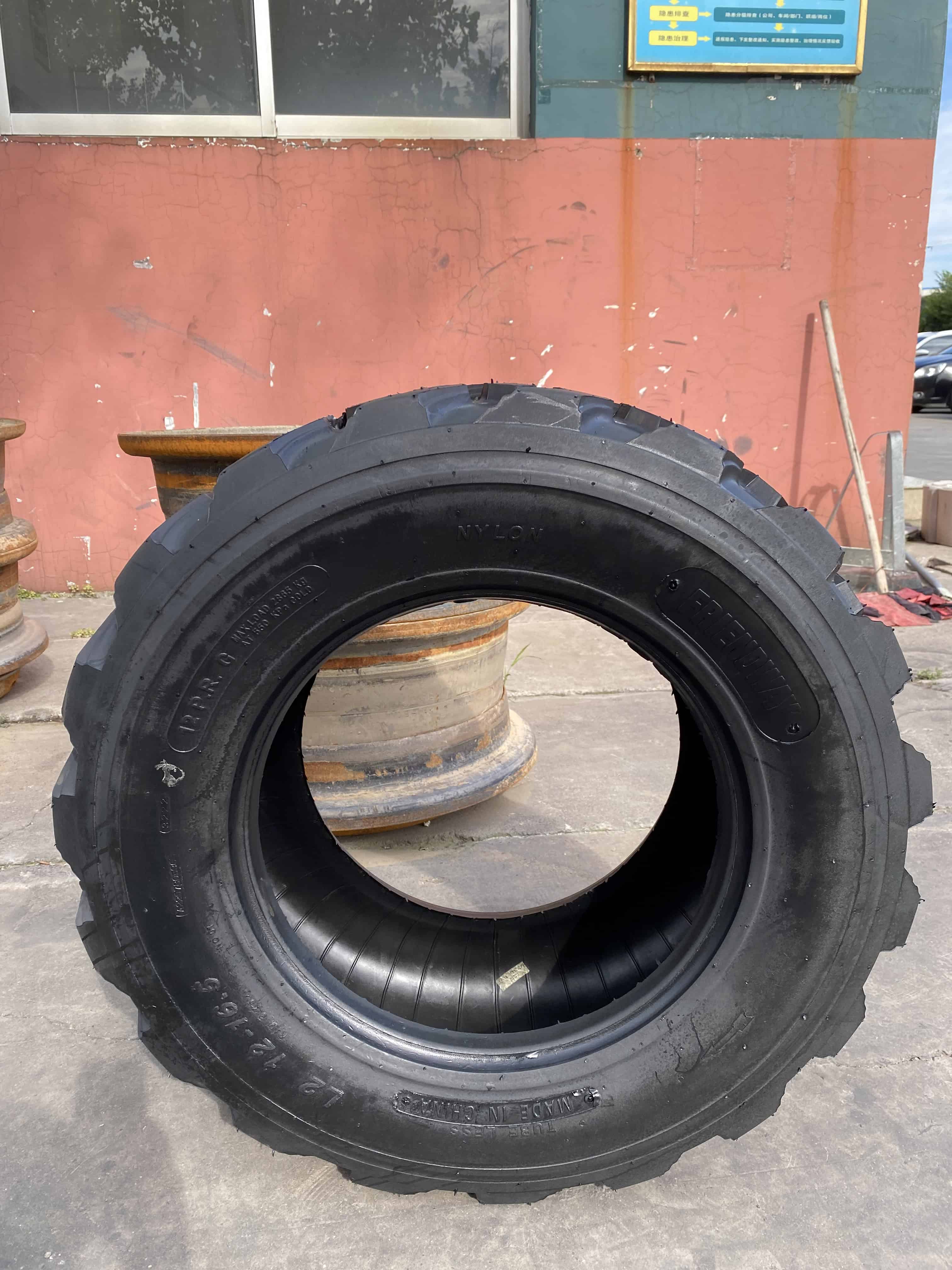 China Skid Steer Tires 12 x 16.5